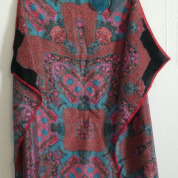 Halston 111 Accessories - Gorgeous Halston111 Scarf with Earrings